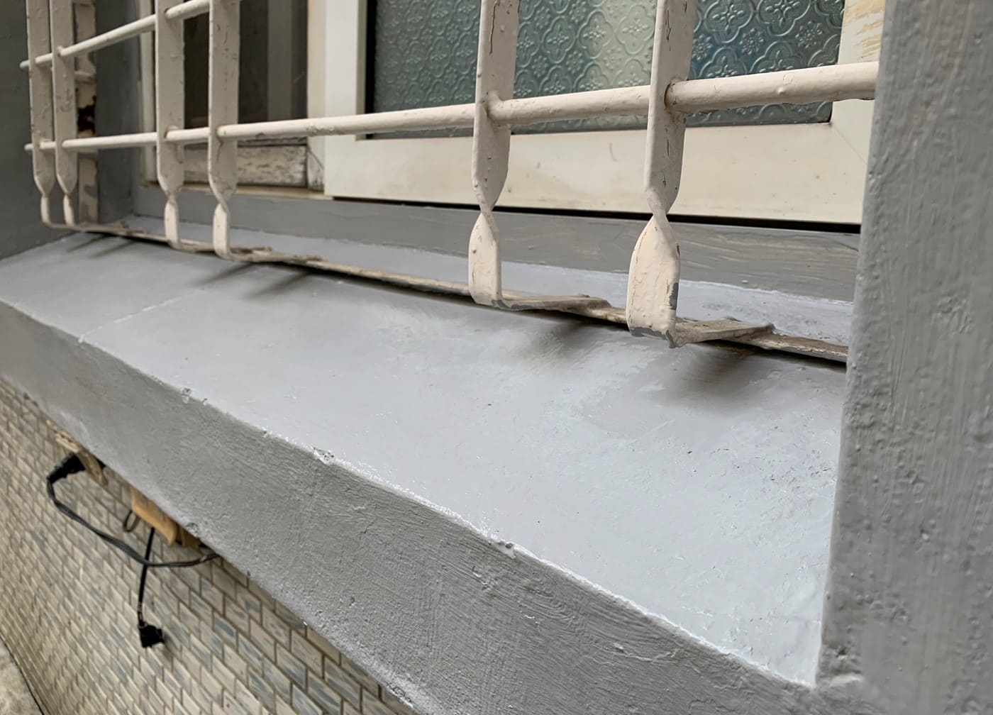 民宅防水工程｜30年老厝窗框滲水，使用1085重新翻修。